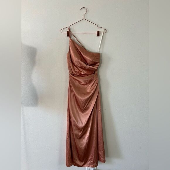 Davids Bridal Galina Signature charmeuse draped one-shoulder dress size 2 - Picture 3 of 13